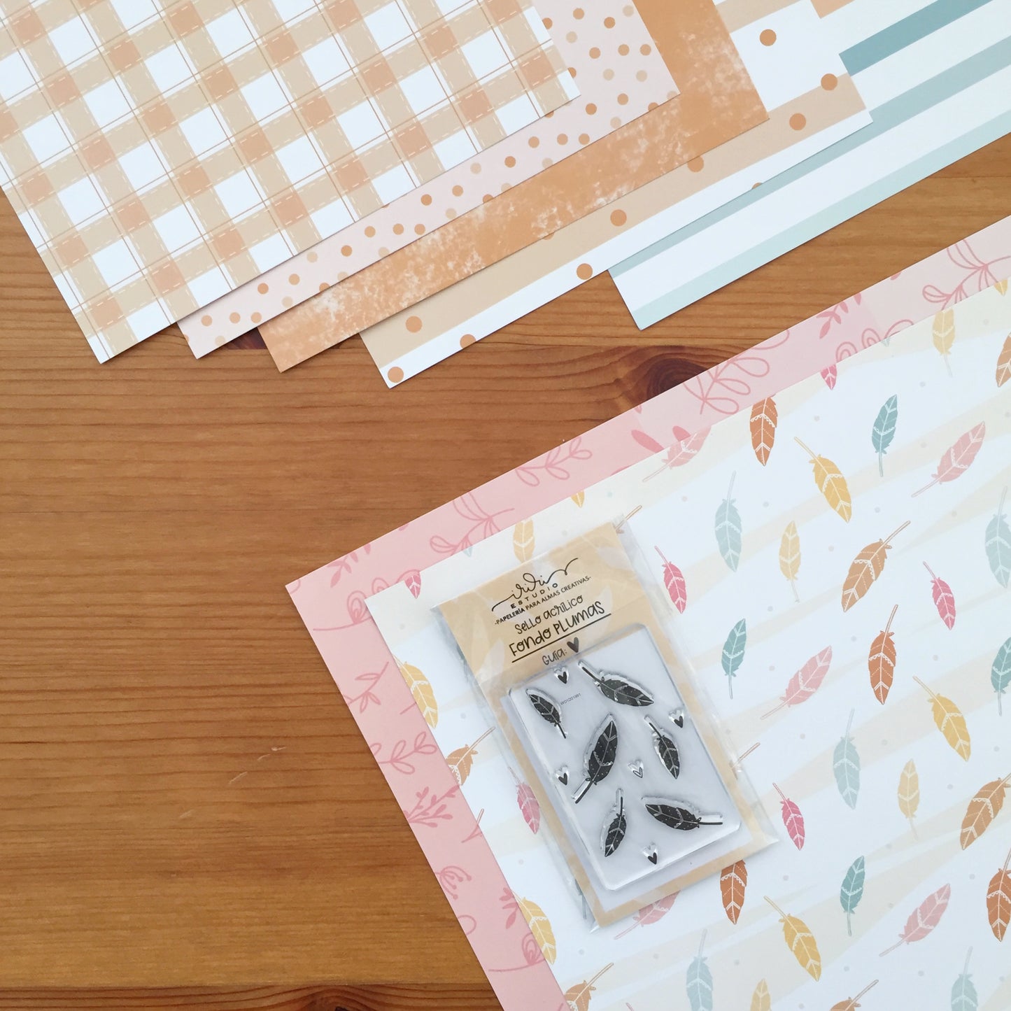 SELLO FONDO PLUMAS (5X7) - CALMA - SCRAPBOOKING