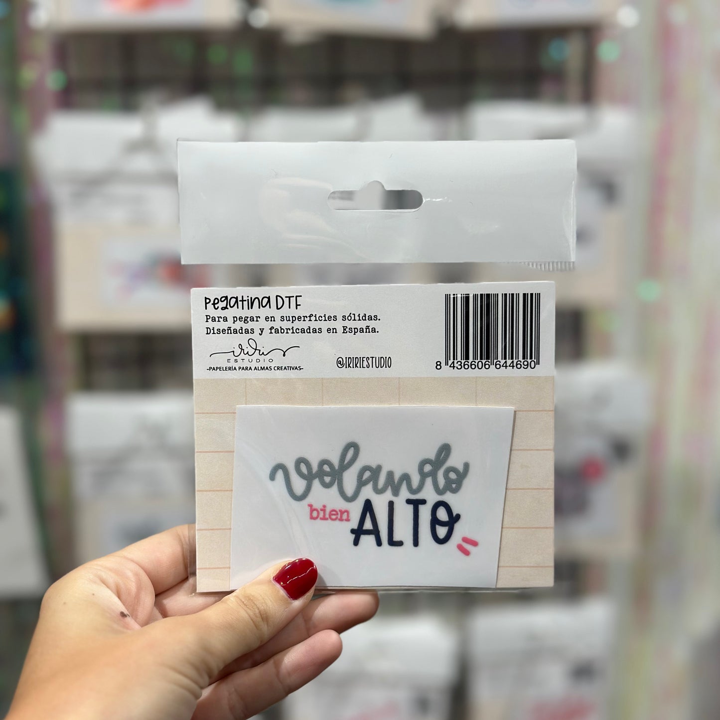 PEGATINA VOLANDO ALTO DTF  - IMPERDIBLES - REPO BAJO PEDIDO - SCRAPBOOKING