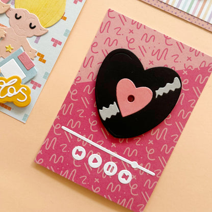 KIT METÁLICA MAYO 2026 - EXCLUSIVO SUSCRIPTORAS - SCRAPBOOKING
