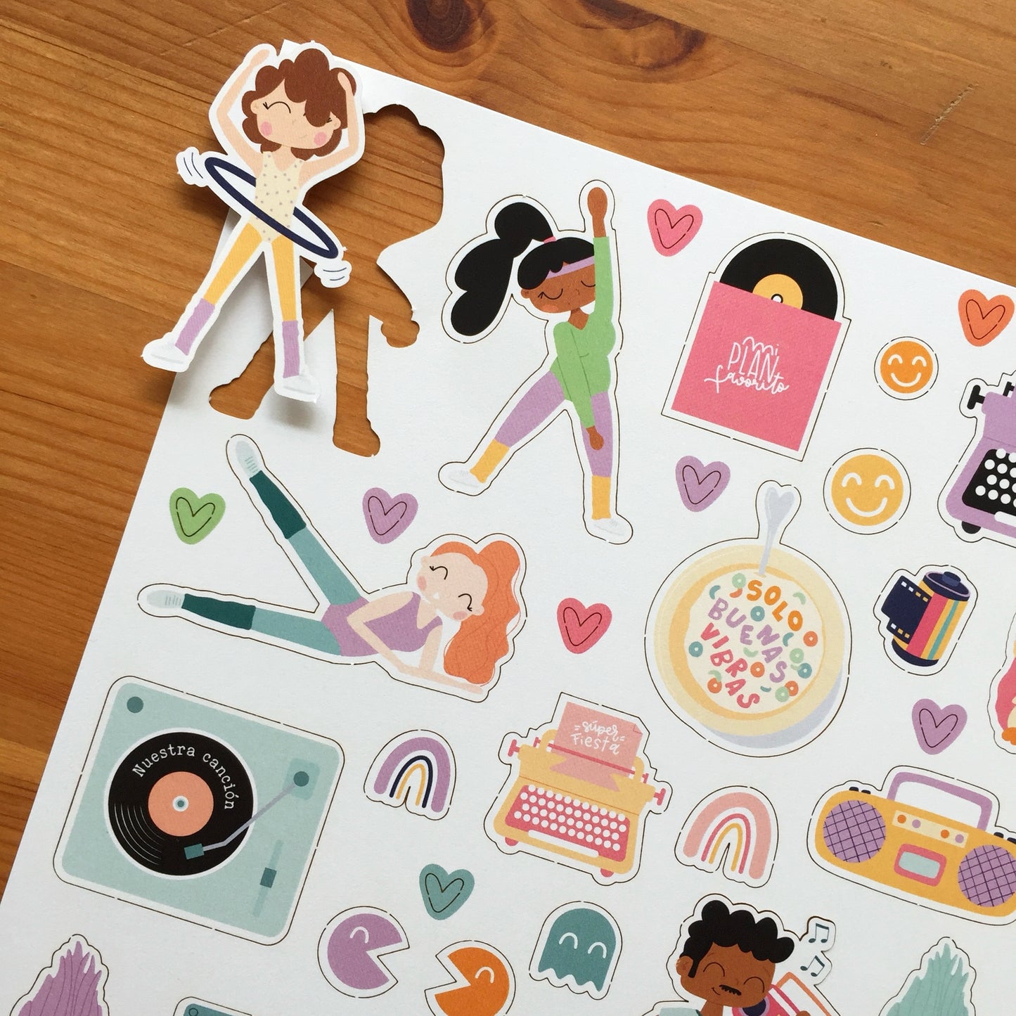 DIE CUTS RETRO - SCRAPBOOKING