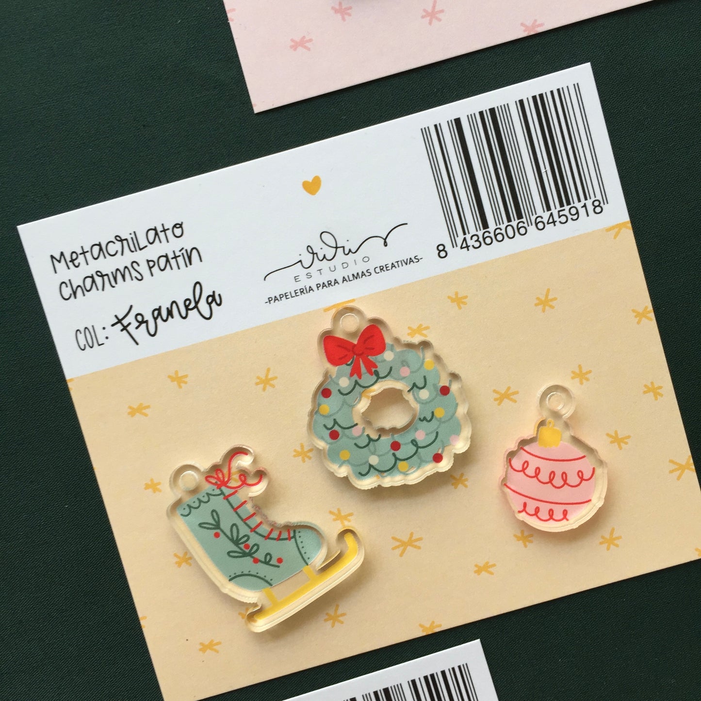 METACRILATO CHARMS PATÍN - FRANELA - SCRAPBOOKING