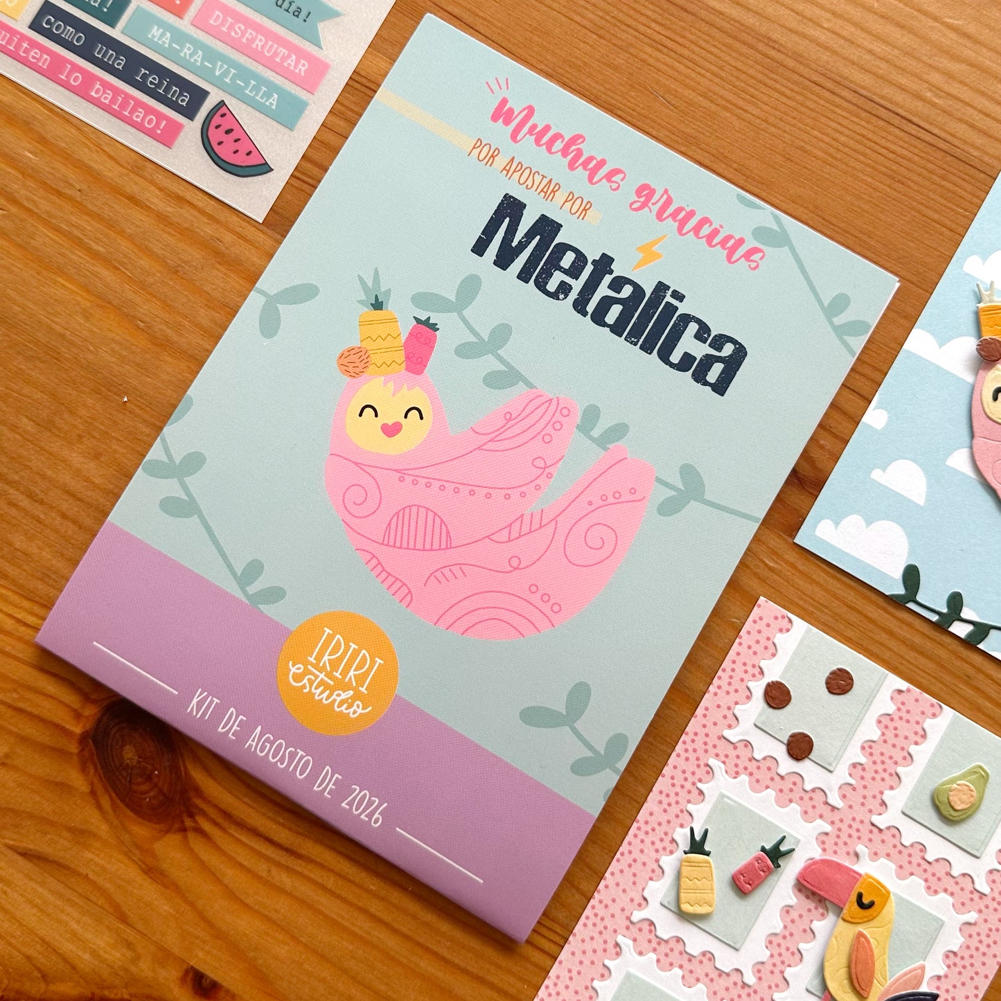 KIT METÁLICA AGOSTO 2026 - EXCLUSIVO SUSCRIPTORAS - SCRAPBOOKING