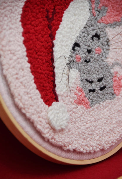 RESERVA TALLER CON IOANA DE PUNCH NEEDLE - TURRÓN NOEL CON PUNCH NEEDLE - FERIA SCRAP, CREA Y DECORA