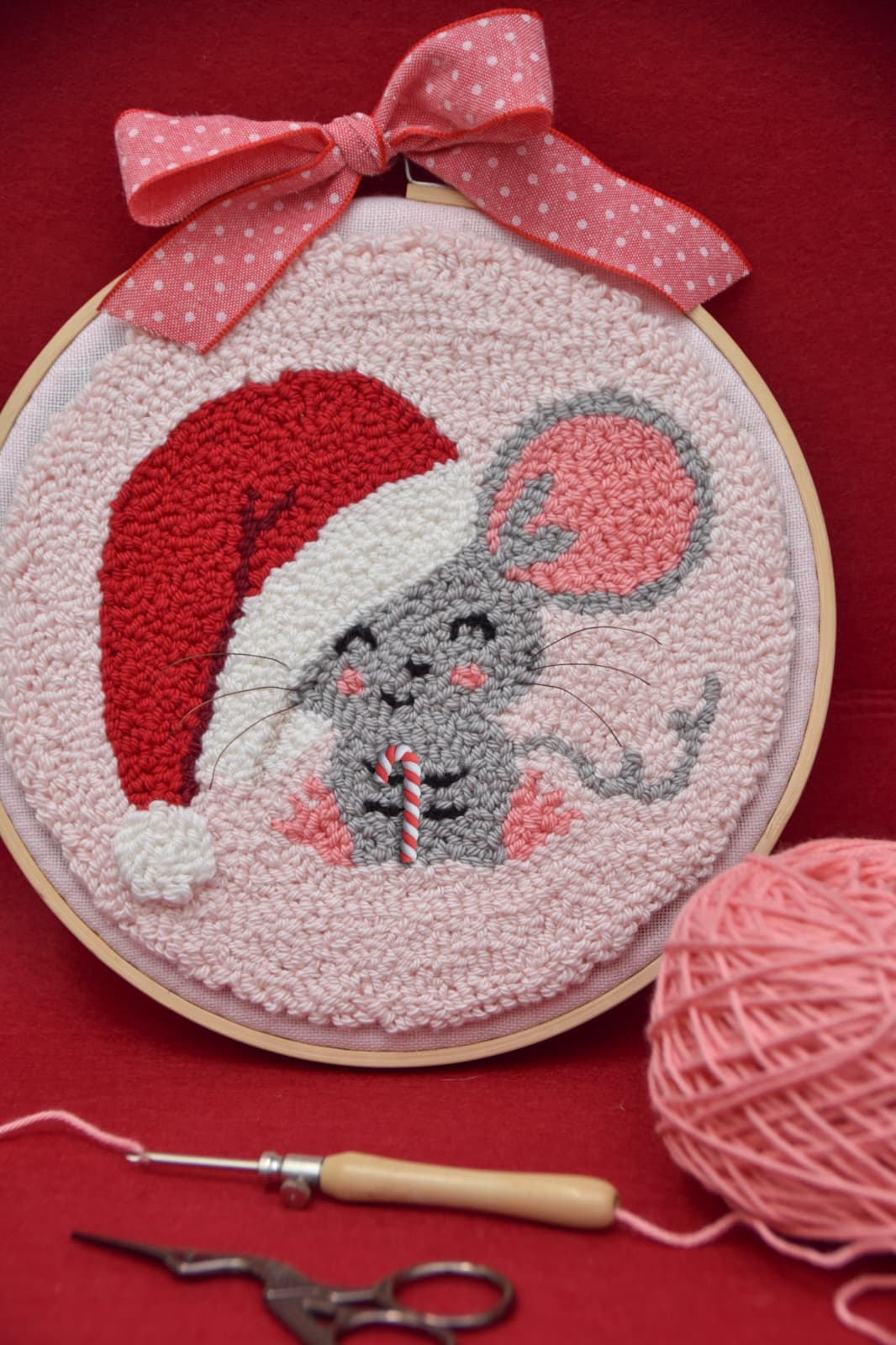 RESERVA TALLER CON IOANA DE PUNCH NEEDLE - TURRÓN NOEL CON PUNCH NEEDLE - FERIA SCRAP, CREA Y DECORA