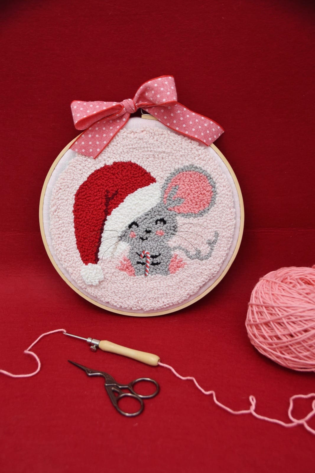 RESERVA TALLER CON IOANA DE PUNCH NEEDLE - TURRÓN NOEL CON PUNCH NEEDLE - FERIA SCRAP, CREA Y DECORA