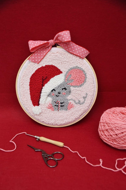 RESERVA TALLER CON IOANA DE PUNCH NEEDLE - TURRÓN NOEL CON PUNCH NEEDLE - FERIA SCRAP, CREA Y DECORA