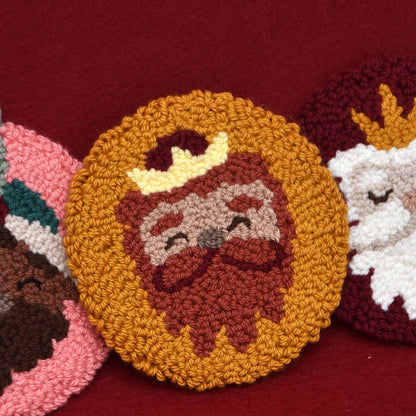 RESERVA PACK 2 KITS PUNCHI SIN AGUJA (REYES MAGOS Y NOEL) - COLEC. FRANELA - PUNCH NEEDLE - BORDADO MÁGICO
