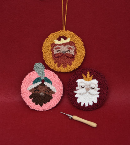 RESERVA PACK 2 KITS PUNCHI CON AGUJA (REYES MAGOS Y NOEL) - COLEC. FRANELA - PUNCH NEEDLE - BORDADO MÁGICO